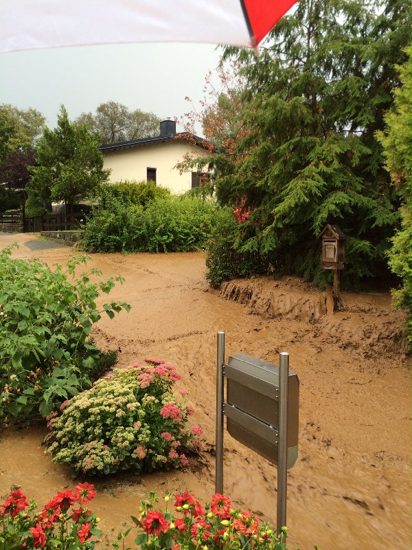 Keller unter Wasser Keller unter Wasser