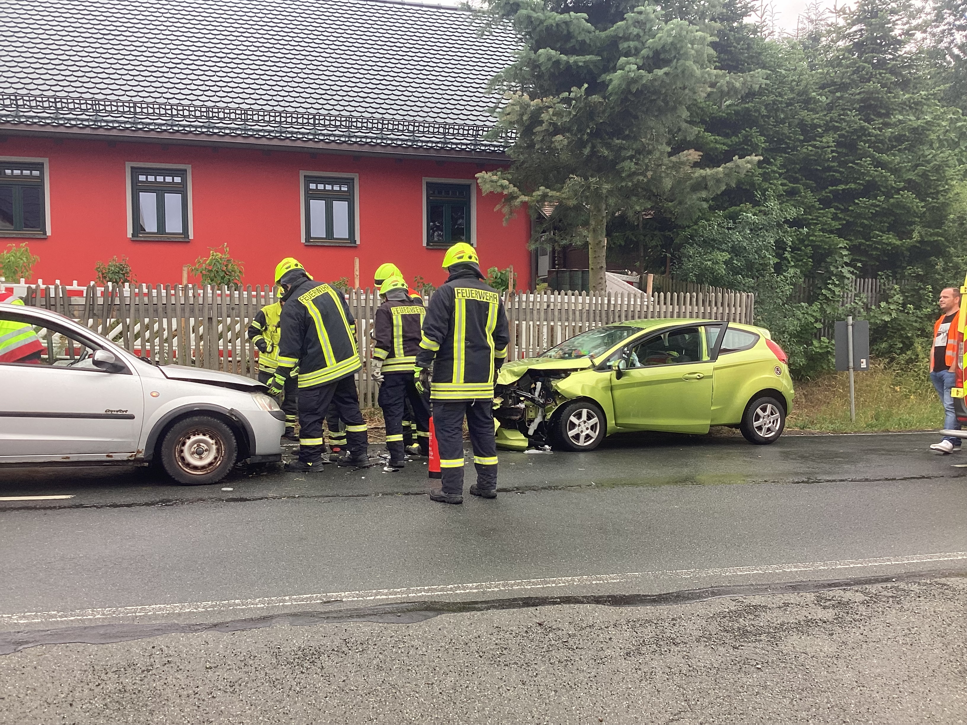Einsatzfoto Hilfeleistung nach Verkehrsunfall